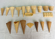 Cones dourados da bolacha do gelado da cor, cones do açúcar do chocolate personalizados