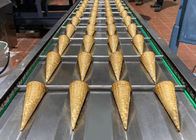 Equipamento de produção do cone de gelado, a instalação automática multifuncional de 63 moldes de cozimento de 260*240 milímetro.
