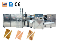 O gelado rolou a máquina da produção do cone com 71 moldes de cozimento do ferro fundido